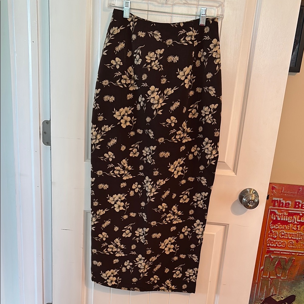 Floral Brown and Cream Women's Skirt size small